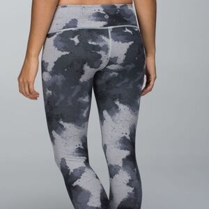 Lululemon Athletica Black and Gray Patterned Leggings